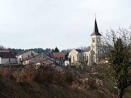 The church and surroundings in Léguillac-de-l'Auche