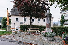 Pranger – Schandpfahl, um 1479 errichtet, bis etwa 1738 in Verwendung. 1980 nach historischem Vorbild restauriert.