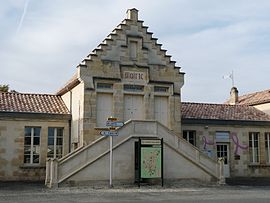 The town hall in Saint-Girons-d'Aiguevives