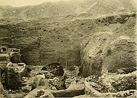 Tomb of Ur-Pabilsag in the center (PG 779, marked "A"), with the tomb of Meskalamdug on the left (PG 755, marked "B"), next to the royal tomb of the queen of Ur-Pabilsag (PG 777, marked "C").