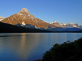 Ältester Nationalpark in Kanada, Mount Chephren und Waterfowl Lake (vom Icefields Parkway aus)
