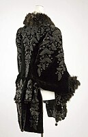 Dolman, silk velvet, c.1880s. Metropolitan Museum of Art Costume Institute: C.I.39.29.