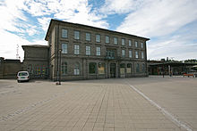 Foto eines Bahnhofsgebäudes