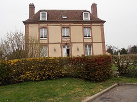 The town hall in Saint-Martin-d'Écublei