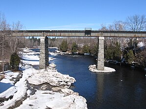 Eisenbahnbrücke über den Rivière Jacques-Cartier bei Pont-Rouge