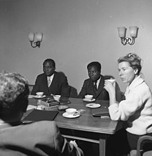 Bolikango (left) meeting with politicians in Bonn, Germany in February 1960