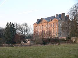 The chateau in Aulnois-sur-Seille