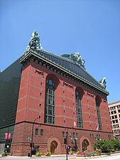 The Harold Washington Library in Chicago, Illinois, by Hammond, Beeby & Babka, completed 1991