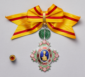 The Order of the Precious Crown, Apricot (5th class)