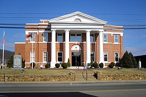 Das Alleghany County Courthouse (2008) ist einer von zehn Einträgen des Countys im National Register of Historic Places.