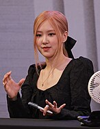 Korean-New Zealand singer and dancer Rosé