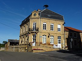 The town hall in Sormonne