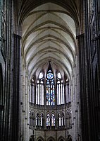 Rayonnant choir (after 1236) with lit triforium