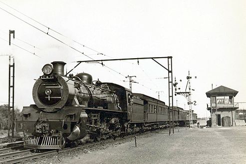 Class 19C headed towards Bellville from Cape Town, c. 1940