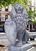 Lion statue in Abe Lebewohl Park