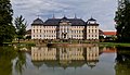 Schloss Werneck von Balthasar Neumann mit Teich und Englischen Garten