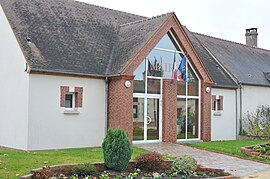The town hall in Sully-la-Chapelle