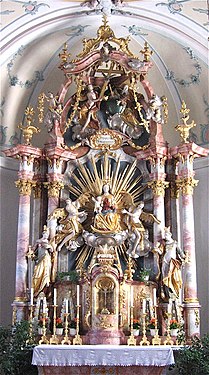 Altar in der Kirche von Lippertskirchen