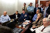 Osama bin Laden wird von Spezialeinheiten der United States Navy SEALs in seinem Anwesen in Abbottabad erschossen