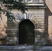 Door of the eastern facade of the Saint-Jory castle (1545, Nicolas Bachelier).