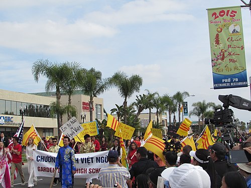 Students and teachers in the Vietnamese language program at Garden Grove High School parading in 2015.