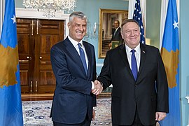 Kosovo President Hashim Thaci (left) with US Secretary of State Mike Pompeo (right) in 2020