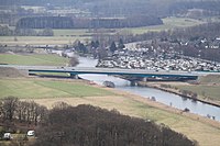 Ruhrbrücke Westhofen (Hintergrund) in Schwerte-Westhofen/Hagen-Garenfeld