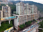 Liziba, Chongqing: Sonderfall einer in ein Wohngebäude integrierten Station