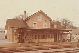station building (1979)