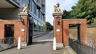 Lion and Unicorn gate. Entrance to Kensington Palace (See "Kensington Palace" section)