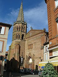 The centre of Muret with Saint Jacques Church and its octagonal medieval tower