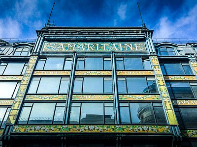 Art Nouveau facade of first La Samaritaine department store by Frantz Jourdain (1905).