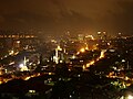 Blick über Sarajevo bei Nacht