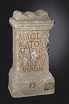 Altar des 2. Jahrhunderts, wurde während des Baus der Kanalbrücke Agen entdeckt