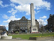 Harrogate is also a popular tourist destination, famous for its Victorian Turkish baths, gastronomy and high-end shops. The picture is of the Cenotaph.