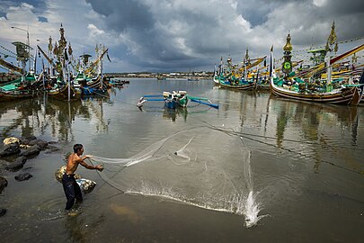 Fisherman in Pengambengan port