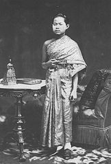 Queen Sunandha, one of the four consorts of King Chulalongkorn with the early Rattanakosin style clothing
