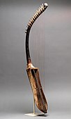 Arched Harp (shoulder harp); 1390–1295 BC; wood; length of sound box: 36 cm; Metropolitan Museum of Art (New York City)