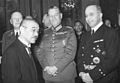 Matsuoka im Gespräch mit Wilhelm Keitel und Heinrich Georg Stahmer (ganz links Hans Heinrich Lammers) bei einem Empfang von Ōshima Hiroshi in Berlin am 28. März 1941.