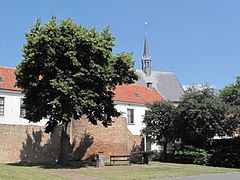 Harderwijk, defensive wall, cannon and church tower