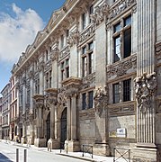 Hôtel de Clary (or hôtel de pierre): façade on the street (1611).