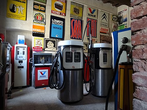 1970s gas pumps