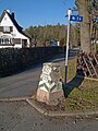 Sächsisch-Preußischer Grenzstein: Pilar Nr. 137 sowie fünf Läufersteine