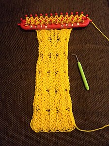 Oblong frame for circular knitting