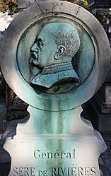 Medallion by Mercié on tomb of Raymond Séré de Rivières.