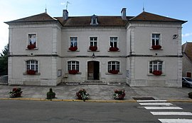 The town hall in Val-d'Usiers