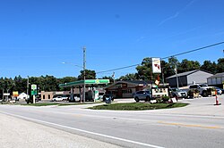 Businesses along Illinois 84