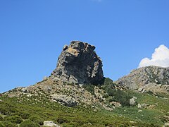 Pruberzulu rock on route up towards Cima di e Follicie