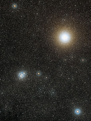 Der helle Stern ist Becrux (Aufnahme SDSS)