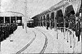 Juni 1925: „Der erste Zug mit den Festteilnehmern fährt, begrüßt von den Straßenbahnern und deren Musikkapelle, im Bahnhof Hütteldorf ein.“[13]
